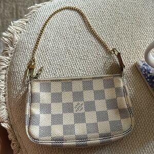 Louis Vuitton Mini Pochette